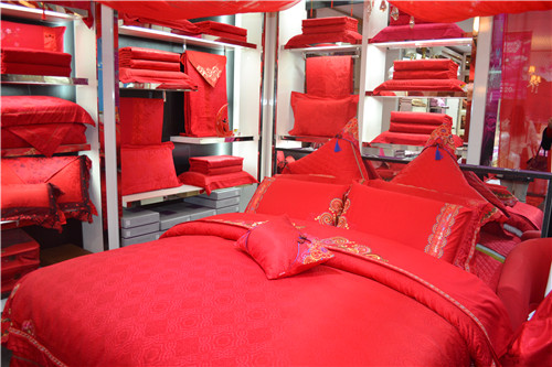 圣富萊2014春夏新品發(fā)布會(huì)圓滿召開