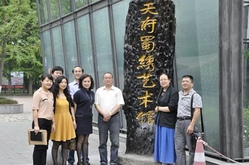 四川絲科院專家團赴郫縣蜀繡企業進行調研