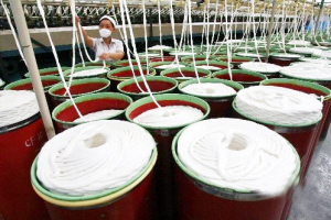 棉紗滑至成本以下 企業(yè)處境進退兩難