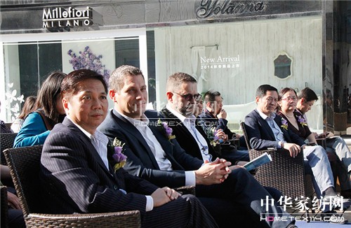 �_�R�Ҽ������ں������s�xʽ��ý�w�l����ʢ��Ļ