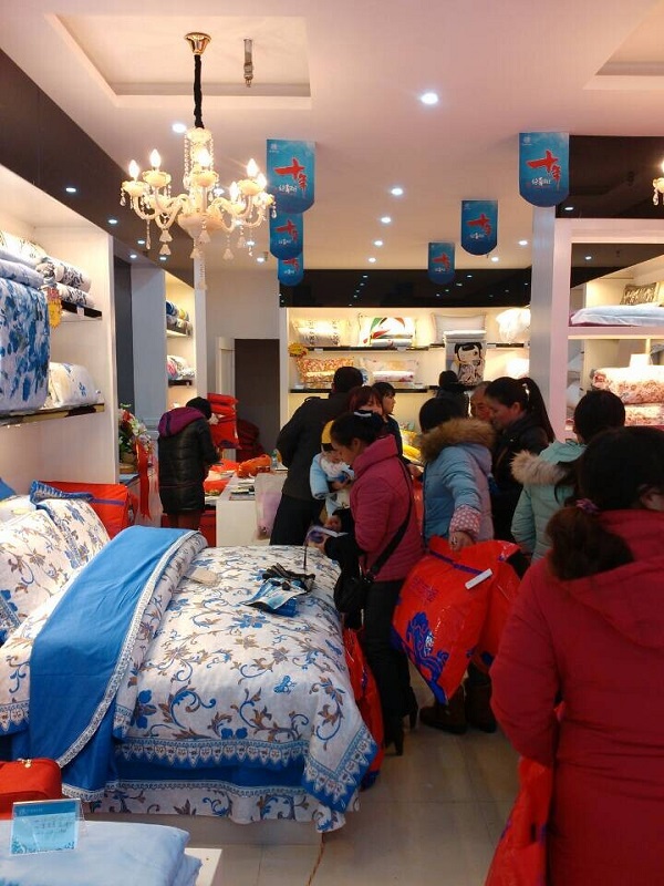 江西余江雨蘭專賣開業(yè)綻放出夢幻般青花傳奇