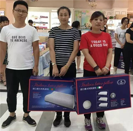 �Pʢ�Ҽ�����ɵؾ�Ӣ�R��һ��