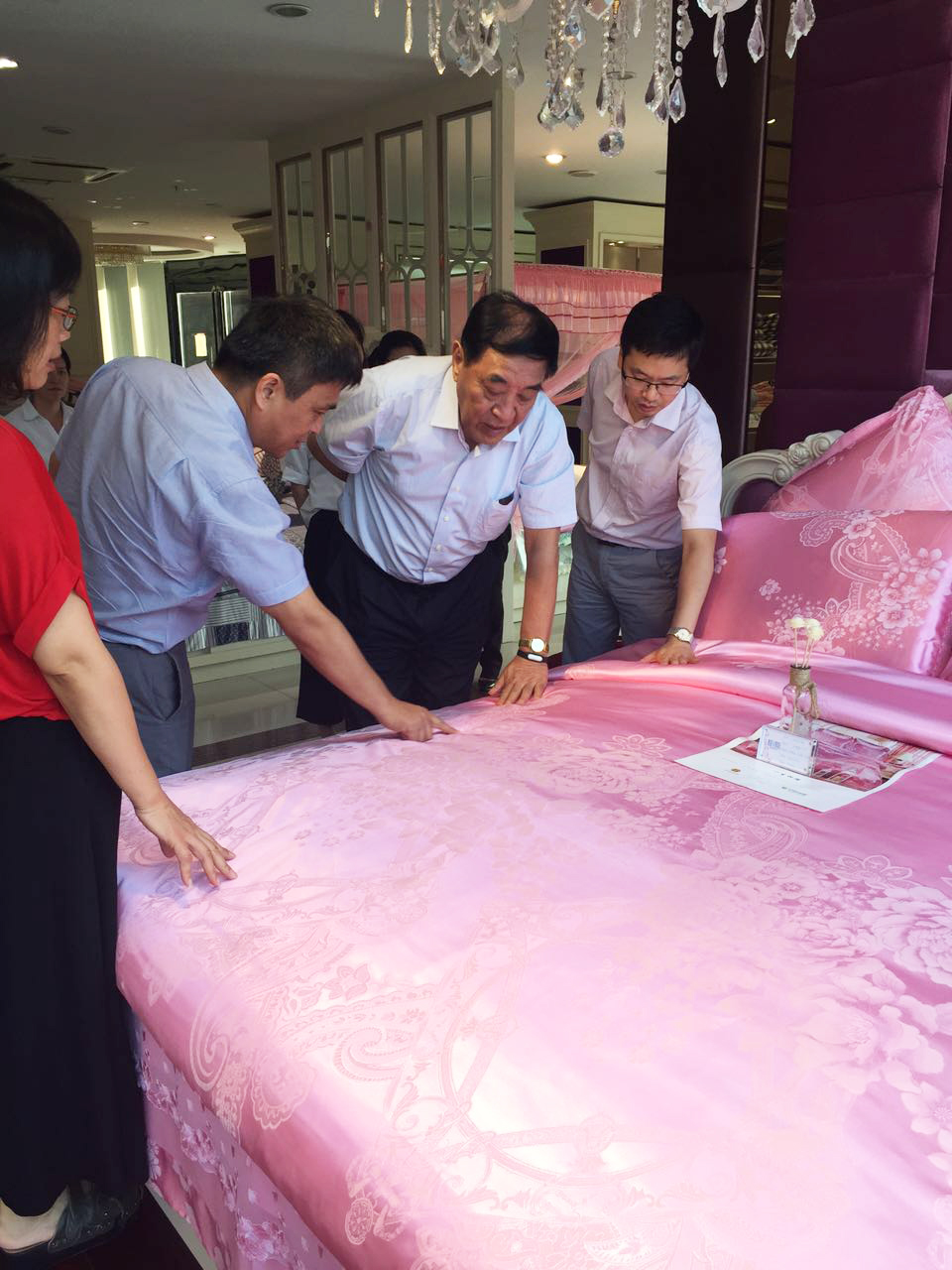 國際紡織制造商聯合會王天凱主席視察羅曼羅蘭集團