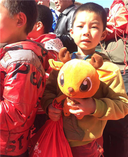 LOVO�Ҽ��y���|�Wُ�l(f��)��С�ۜ�ů�������ӣ�΢Ц֮��