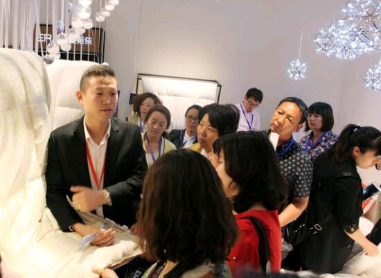 ���R���Ҽ�2017�ﶬ��Ʒ�l�����A�M��Ļ