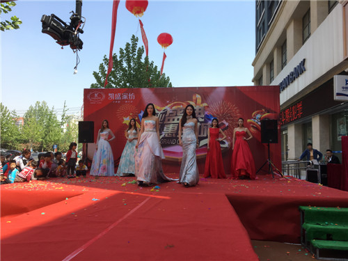 �Ԛ⣡��Ĳ��Ȼ�����@ôһ�ҳ���Pʢ�Ҽ��w��!