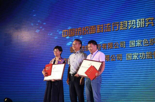 �������B(t��i)�µąf(xi��)ͬ��(chu��ng)���c�r(ji��)ֵ���죬2017�Ї�������(chu��ng)�����•�a(ch��n)Ʒ����ڸ��ݳɹ��e��