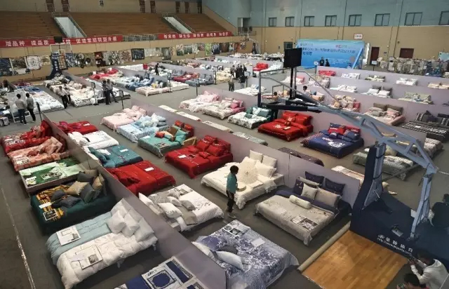 �Ҹ�������ζϯ����ͨ������������300���Ҽ��a(ch��n)Ʒ��Ů��ʣ�