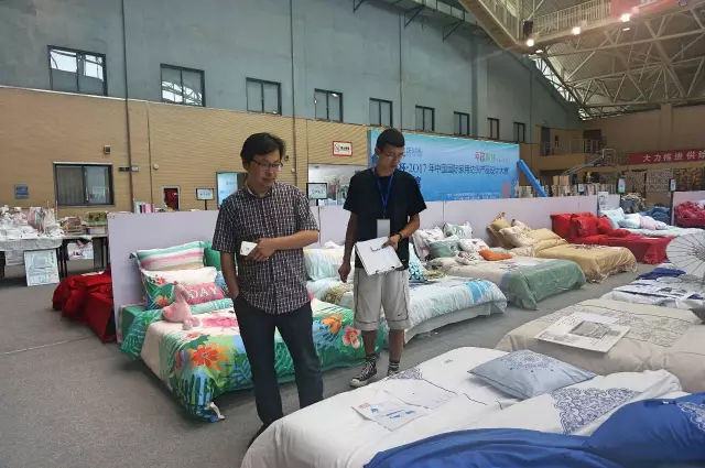 �Ҹ�������ζϯ����ͨ������������300���Ҽ��aƷ��Ů��ʣ�