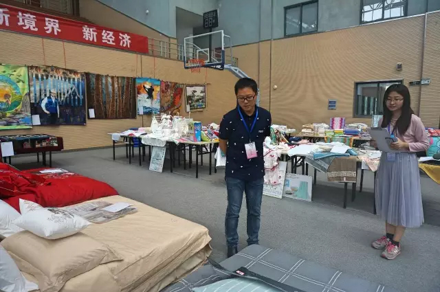 �Ҹ�������ζϯ����ͨ������������300���Ҽ��aƷ��Ů�����