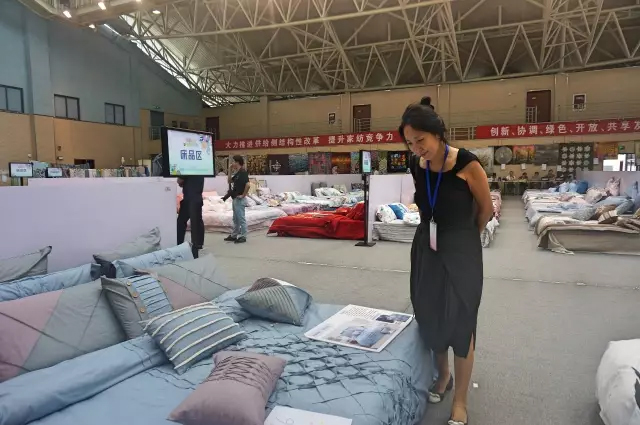 �Ҹ�������ζϯ����ͨ������������300���Ҽ��aƷ��Ů�����