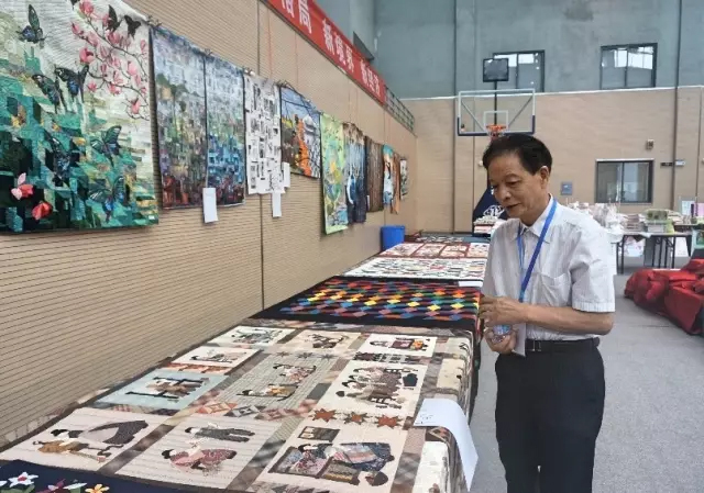 �Ҹ�������ζϯ����ͨ������������300���Ҽ��aƷ��Ů��ʣ�