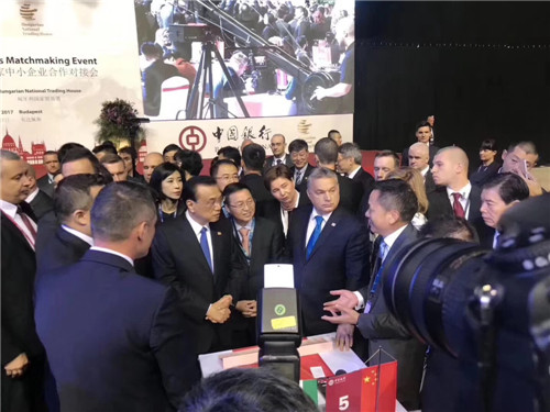 羅萊生活董事長薛偉成參加中國-中東歐國家企業合作對接會并向李克強總理匯報交流跨國合作心得