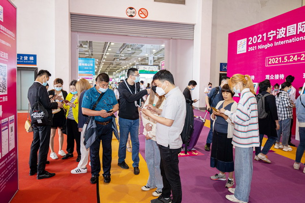 ��Ӌ�r15�죡2022�������H�������b����朲��[���_չ�ڼ�