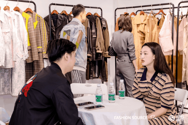 FS Plus|火熱啟幕!海寧時尚優(yōu)品SHOWROOM現(xiàn)場精彩直擊