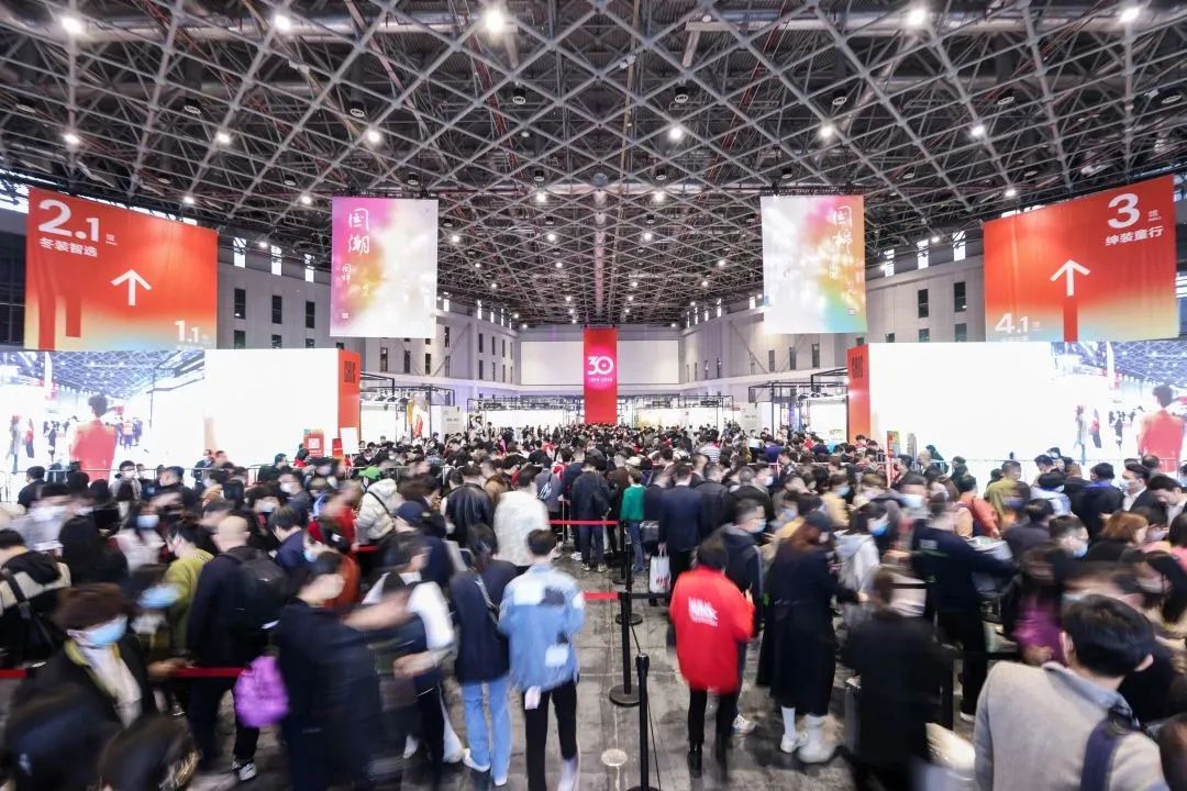 陸大榮：聽黨話跟黨走，民營企業大有作為 &mdash;&mdash;在蘇州市服裝業商會二屆二次會員大會上的發言