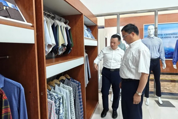 中國紡織品進出口商會會長曹甲昌率會員企業赴越南訪問