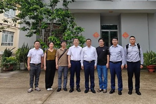 中國紡織品進出口商會會長曹甲昌率會員企業赴越南訪問