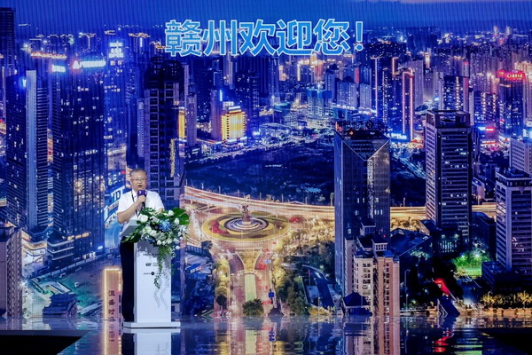 多元時(shí)尚、燃爆灣區(qū)!FS深圳國(guó)際服裝供應(yīng)鏈博覽會(huì)、深圳原創(chuàng)時(shí)裝周、PV深圳展盛大啟幕