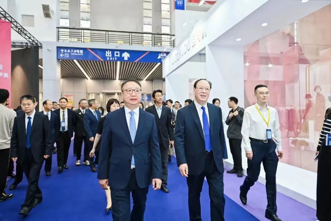 “潮涌東方、風(fēng)尚寧波”--2023寧波時(shí)尚節(jié)暨第27屆寧波國(guó)際服裝節(jié)盛大啟幕