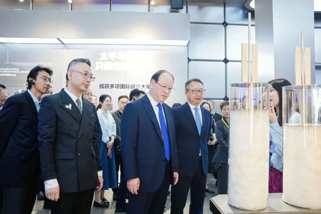 “潮涌東方、風(fēng)尚寧波”--2023寧波時(shí)尚節(jié)暨第27屆寧波國(guó)際服裝節(jié)盛大啟幕