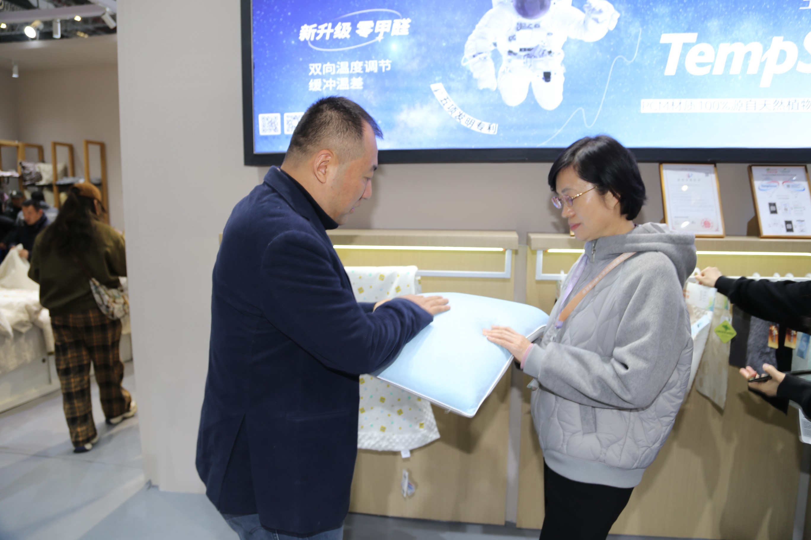青島組團參加intertextile家紡展，副市長趙燕一行蒞臨考察