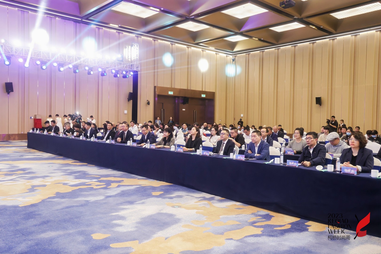 人才先行，制勝未來！第九屆十佳紡織面料設計師及培養先進單位評選頒獎典禮于柯橋舉辦
