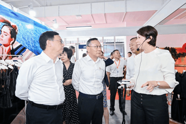 &ldquo;泳&rdquo;動興城！2024東北亞（興城）國際泳裝博覽會開幕