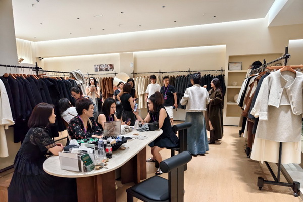 引領雙面呢產業健康發展,江蘇東港打造“正版正貨”標桿市場