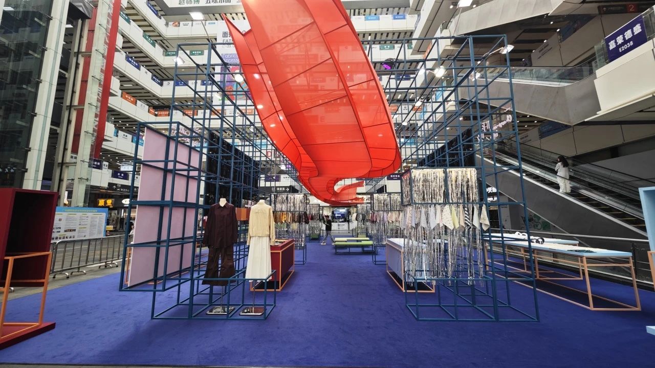 釋放靈感，引領潮流！2025/26秋冬中國紡織面輔料流行趨勢在廣州國際輕紡城精彩發(fā)布！