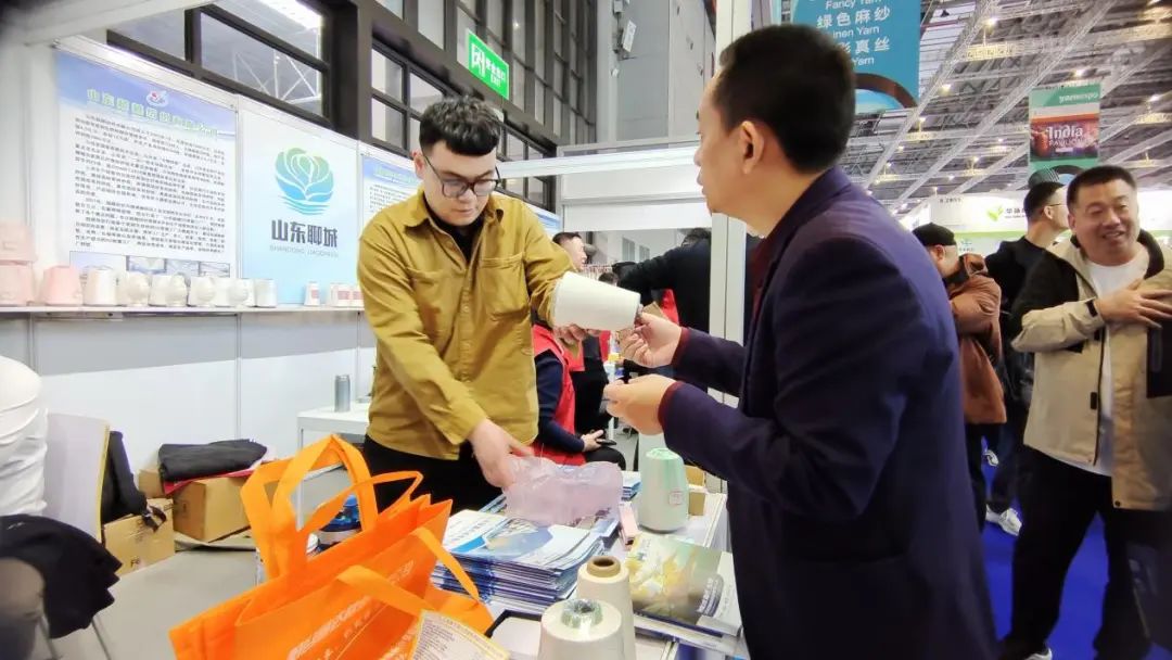 實力“圈粉”,盡展產業新風貌!山東聊城展團首次亮相2025yarnexpo春夏紗線展