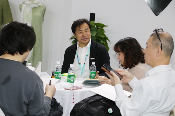 極致創(chuàng)新，讓迭代&reg;滌綸&ldquo;生態(tài)圈&rdquo;再次火爆2025yarnexpo春夏展