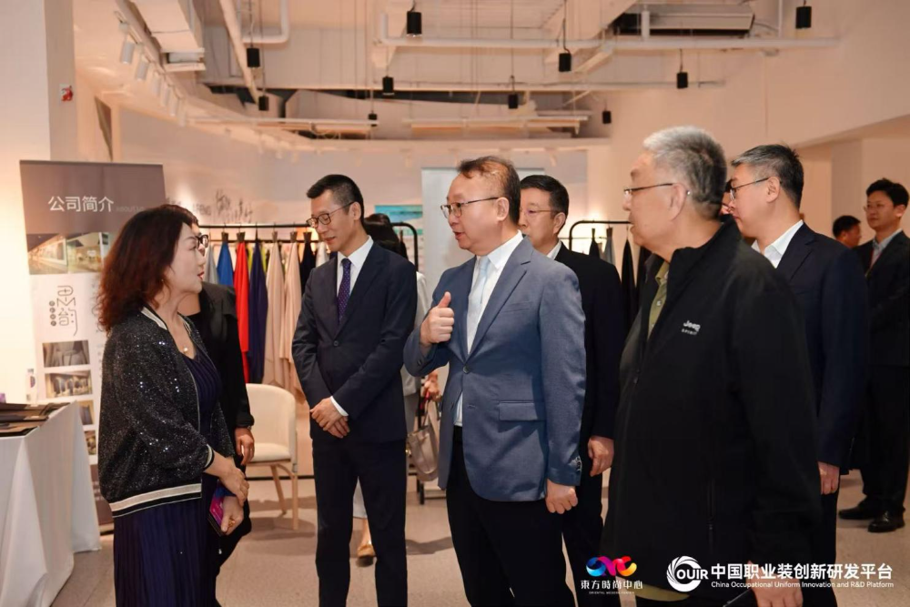 聚焦全民國防教育作訓服與海上功能服，第二屆中國職業裝創新大會在青島啟幕