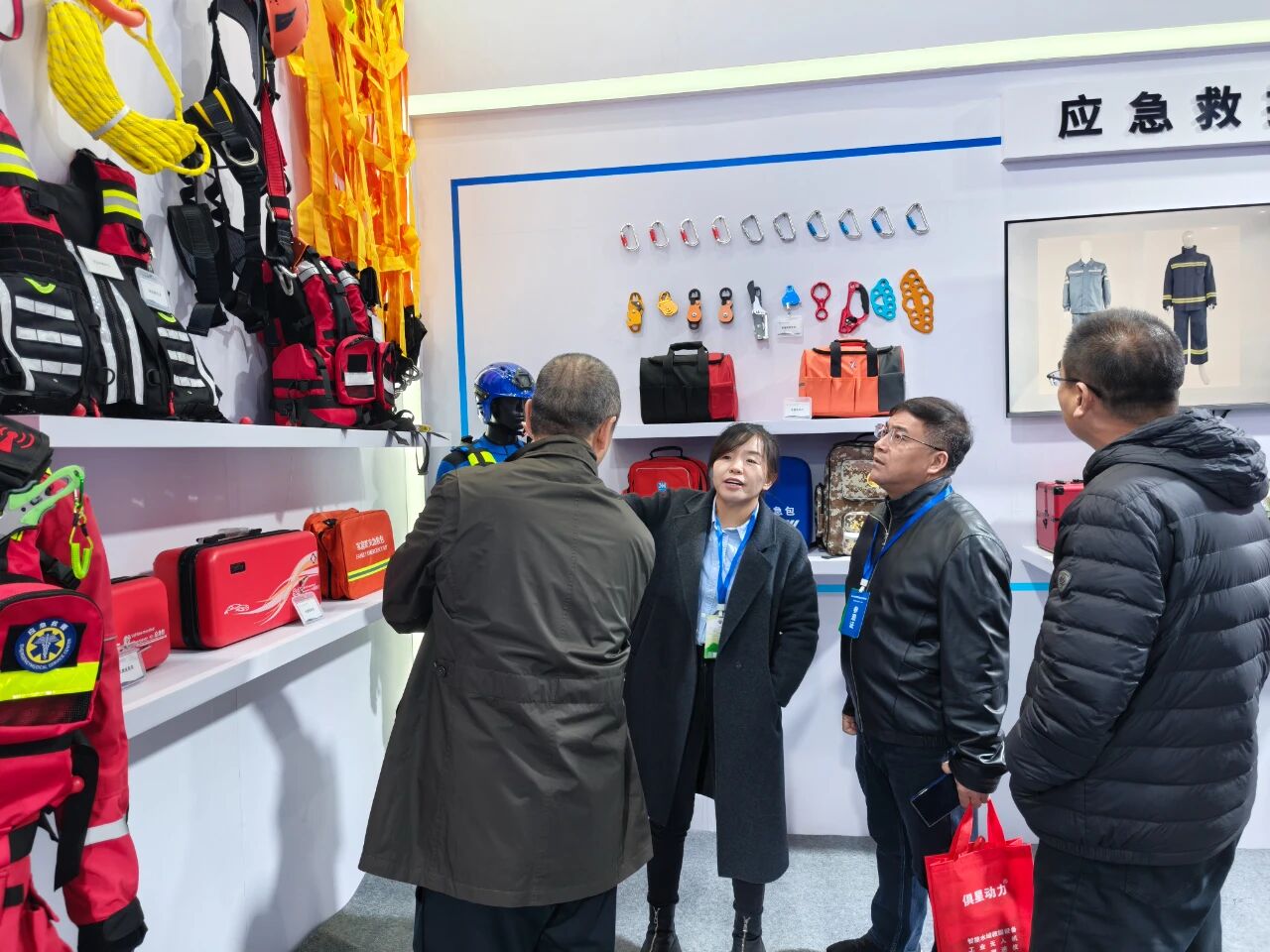 際華3502公司功能防護產品精彩亮相2025京津冀安全應急博覽會