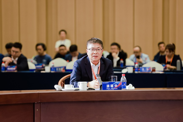 開放競合 共鏈未來--2025知名企業家圓桌會議擘畫紡織產業新格局